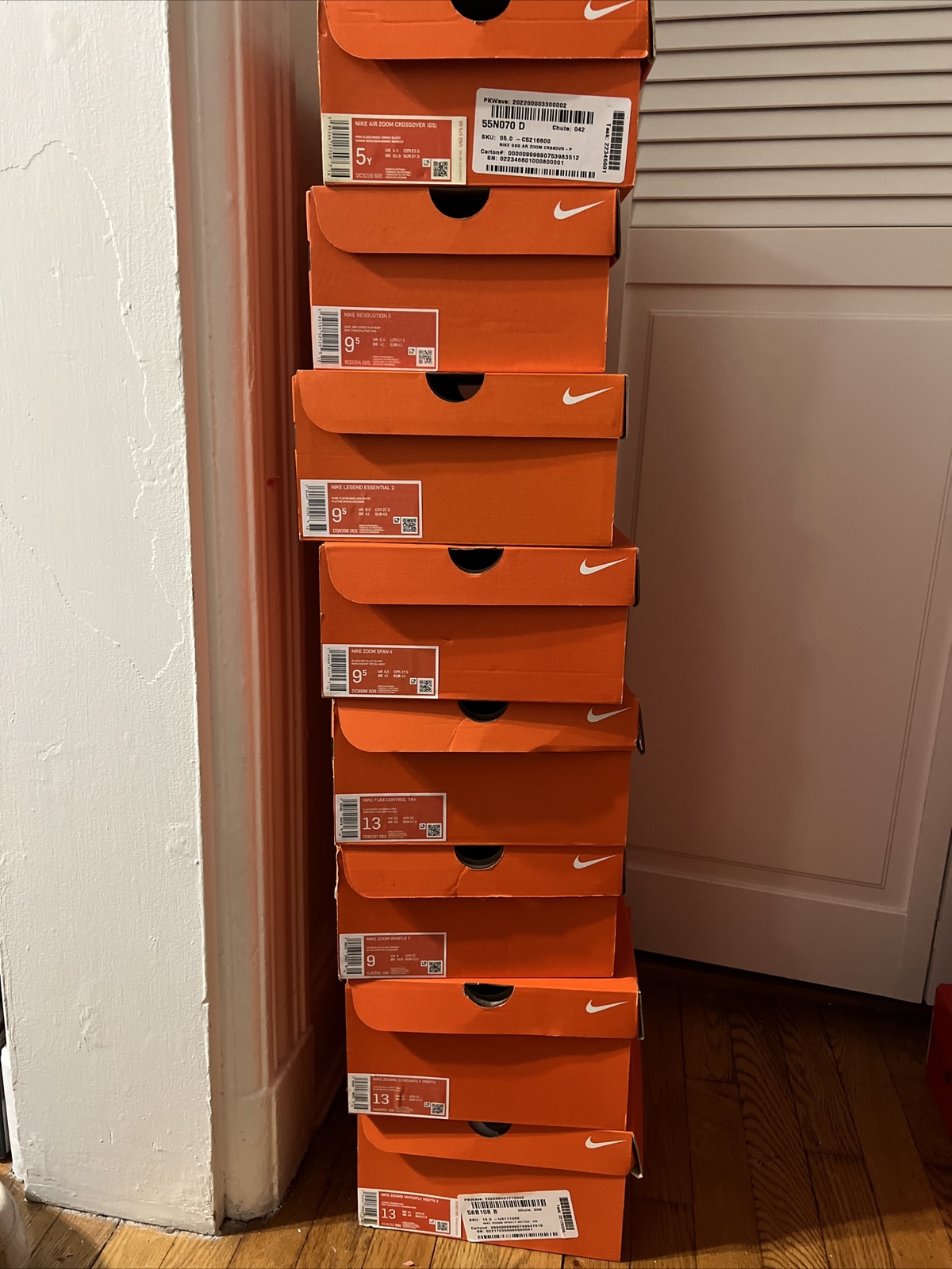 Empty NO SHOES x 30 NIKE JORDAN + CHAMPION UGG NORTH FACE 45 📦  🟰 LOT NIKE JORDAN CHAMPION UGG THE NORTH FACE Air Jordan 15 - фотография #8