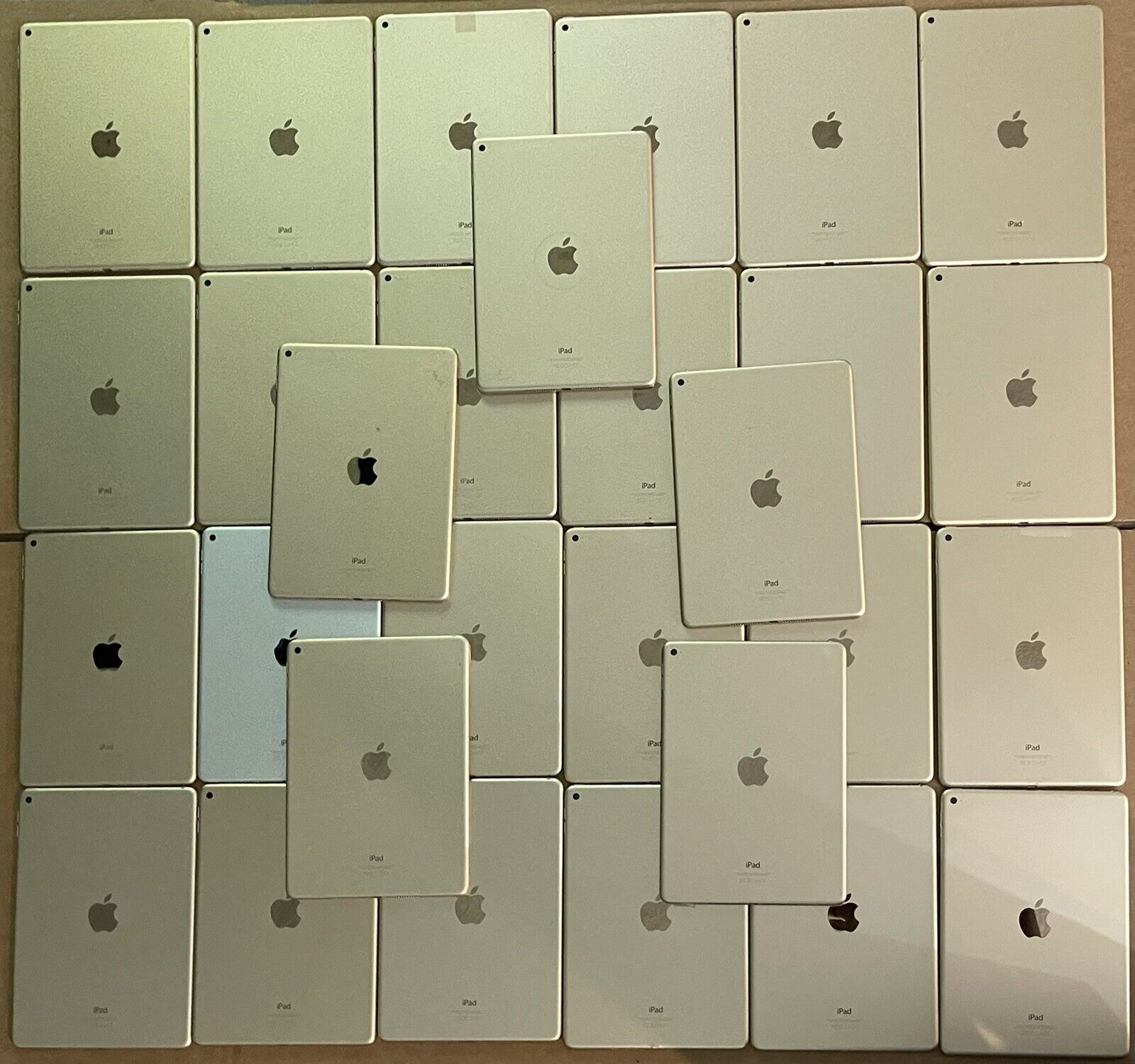 Apple iPad Air 2 16GB A1566 - WIFI - White/Gold FOR PARTS AS IS LOT OF 29 Apple Apple iPad Air 2