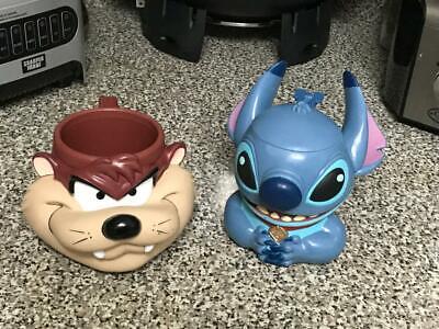 2 ANIMATED CHILDRENS TV CHARACTERS BEVERAGE CUPS STITCH (LIDDED) & TAZ EUC Без бренда