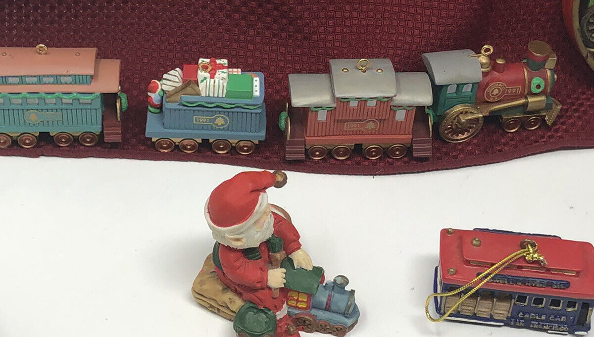 10 Train Themed Ornaments Hallmark  Keepsake 1977, 1989, 2000, 1991 4 pc Series Hallmark - фотография #2