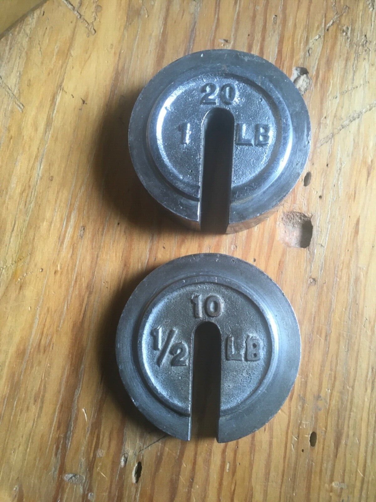 Lot of 2 Antique Solid Brass Round Slotted Counterpoise Weight 1/2 lb. & 1 lb. Без бренда