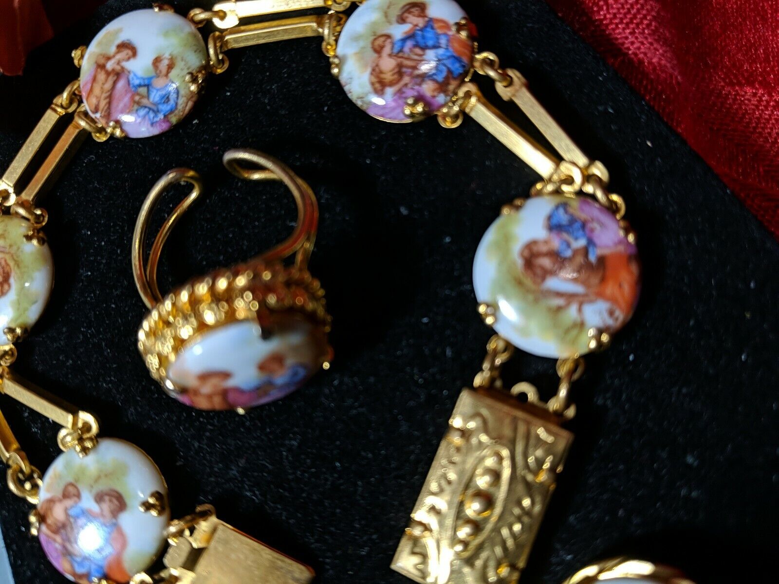 Limoges Antique 3 pc Set Porcelain Jewelry Bracelet, Ring, Earrings, Lucite Case LIMOGES - фотография #9