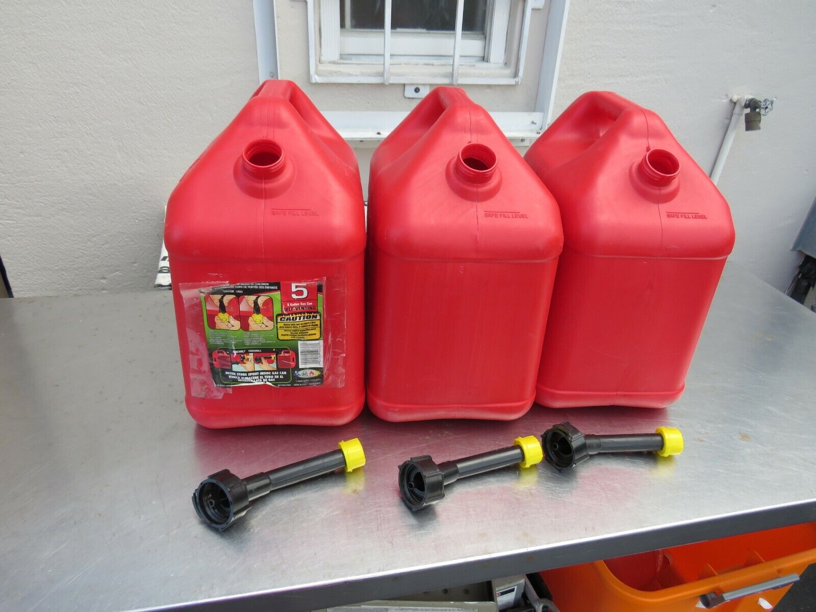 (3 Pack) - Blitz Original Pre-Ban 5 Gallon Gas Can Model #50833  Blitz 50833 - фотография #5