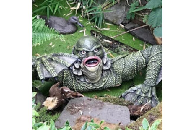 Creature from The Black Lagoon Grave Halloween Garden Decoration Monsters Resin