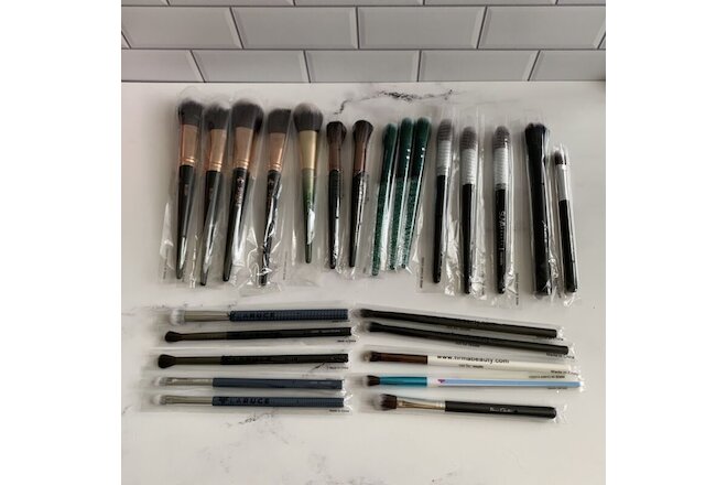 Lot of 25 Ipsy Makeup Brushes ~ Various Brands + Wholesale Resale Gifts SALW *B6