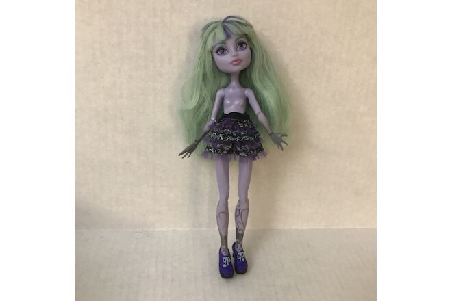 Monster High 13 Wishes Twyla Doll Skirt Boots Shoes Purple Aqua Used