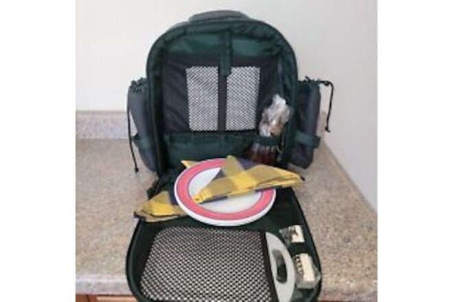 Harry & David Picnic Basket Backpack Service for 2 All Plates Napkins Silverware