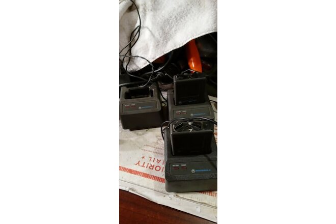 MOTOROLA MINITOR, ll AND lll LOW FREQUENCY PAGERS/CHARGERS BUNDLE, DOM SHIP INC.