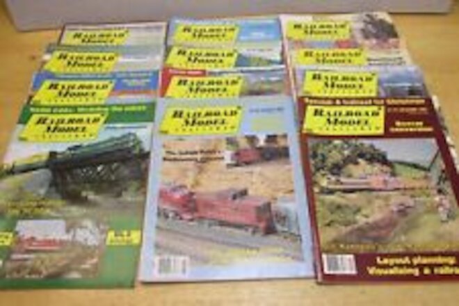 THE COMPLETE YEAR of 12 RAILROAD MODEL CRAFTSMAN FROM 1982