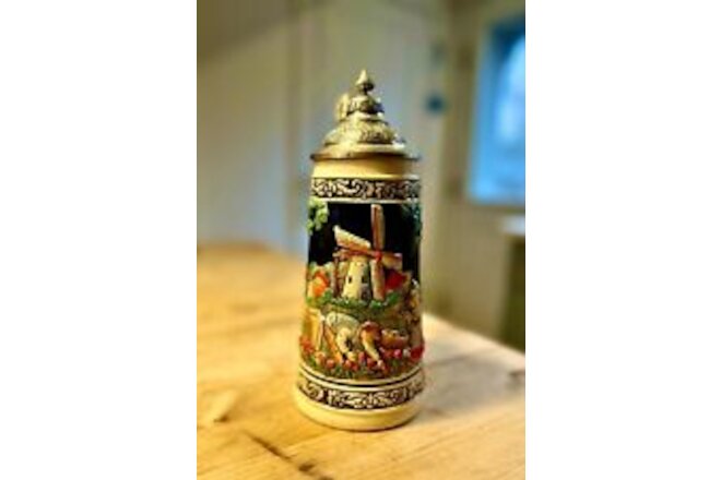 Mini Porcelain German Beer stein Made In Holland.  silver lid  A++