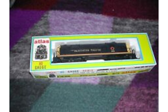 Atlas # 7099HO Northern Pacific NP #910 RS-11 Diesel Locomotive DC Powered NEW