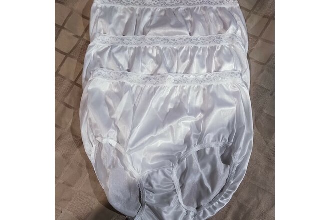 Woman's Vintage Hanes 100% nylon panties size 8 lot of 3