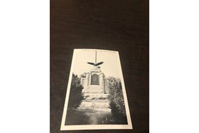 UNPOSTED POSTCARD - WAR MEMORIAL AT GODFREY TRIANGLE - INDIAN ORCHARD - MASS