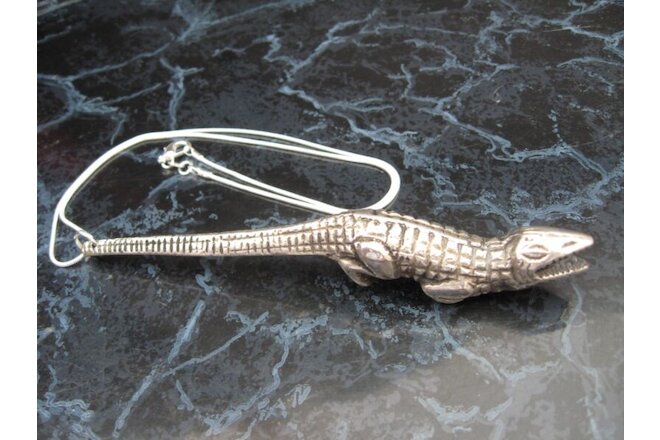 Vtg ALLIGATOR Silverplate SPOON Pendant Necklace Crocodile 4-3/4" length 2.3 oz
