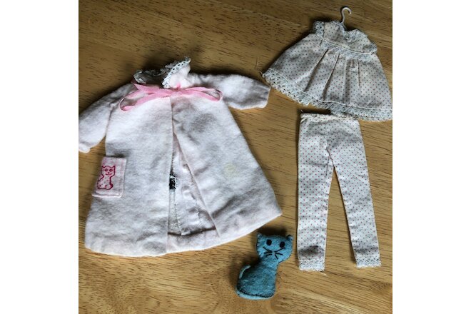 1964-65 Barbie's sister Skipper set #1909 "Dreamtime" Pajama & Robe + felt cat