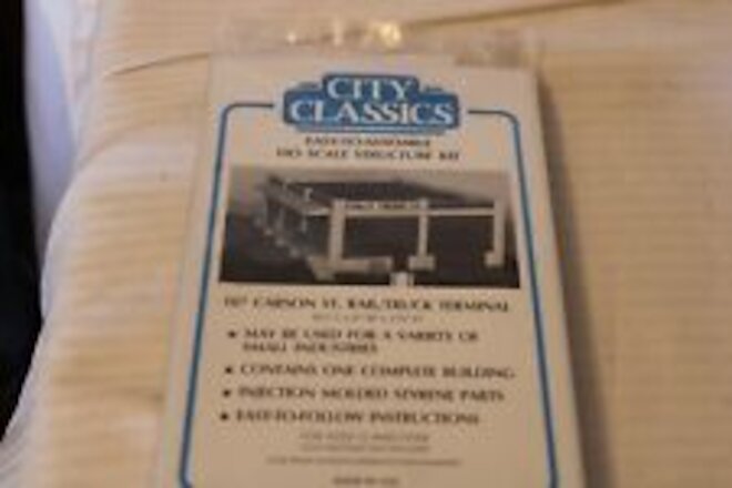 HO Scale City Classics, 107 Carson St. Rail / Truck Terminal Building Kit,  BNOS