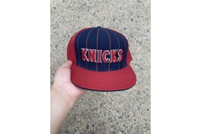 VINTAGE Reebok NY Knicks Fitted Hat Sz 7 3/4 New With Flaw