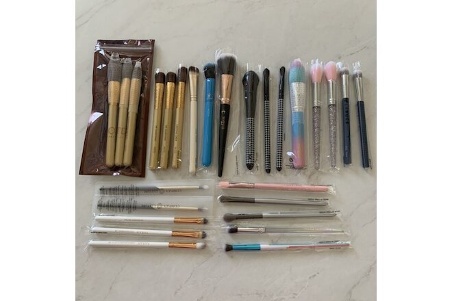 Lot of 25 Makeup Brushes Various Brands + Wholesale Resale Stock Up Gifts  *B16