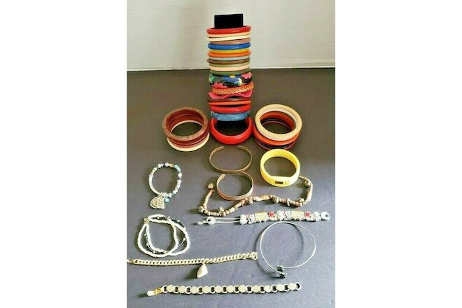 Lot Of 50 Vintage Costume Jewelry Bracelets - Plastic Bangle - Rubber - Watch