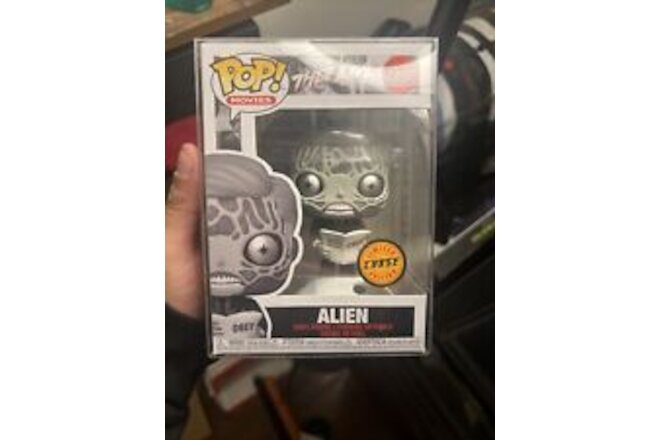 FUNKO POP MOVIES THEY LIVE ALIEN BLACK & WHITE CHASE 975 With Protector