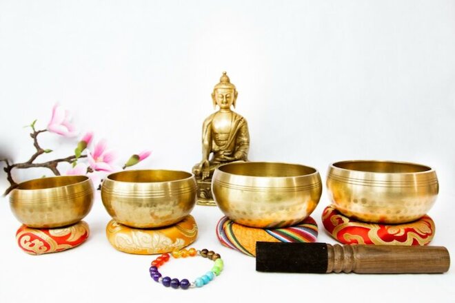 4 Singing bowl set for meditation, yoga made in Nepal, 100% hand hammer, beaten