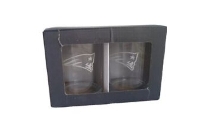 NFL Patriots Collectible 2 Glass Set in package