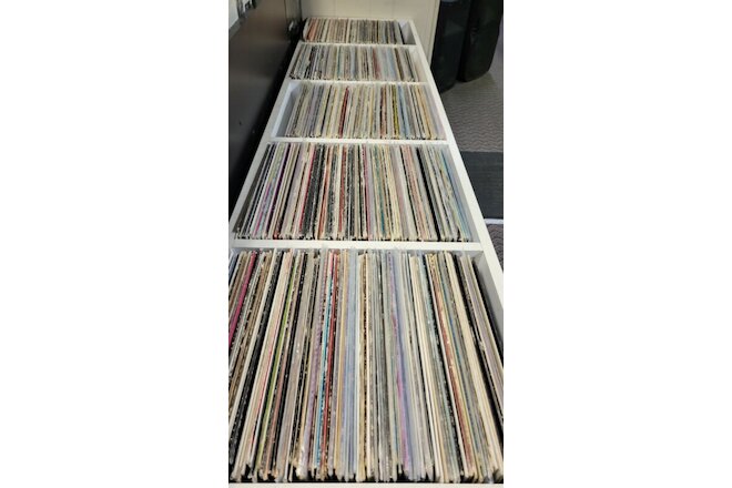 LOT OF 25 RANDOMLY SELECTED HIP HOP/R&B 90'S AND 2000'S 12" Singles!