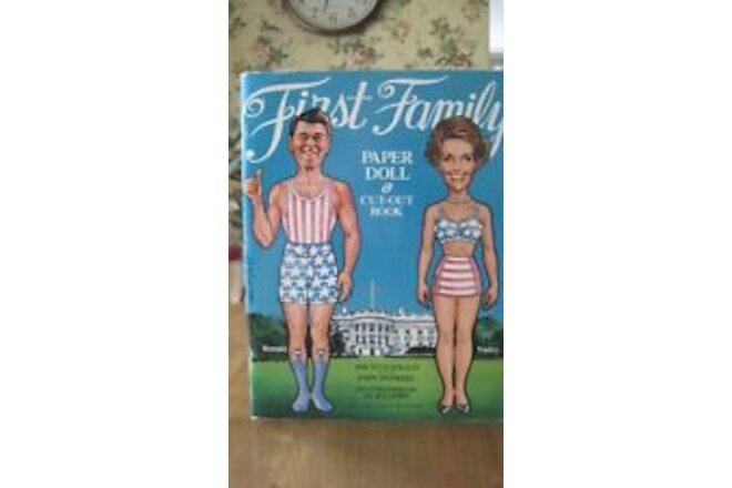 Vintage First Family Ronald & Nancy Reagen Paper Doll & Cut-Out Book  1981 1stPr