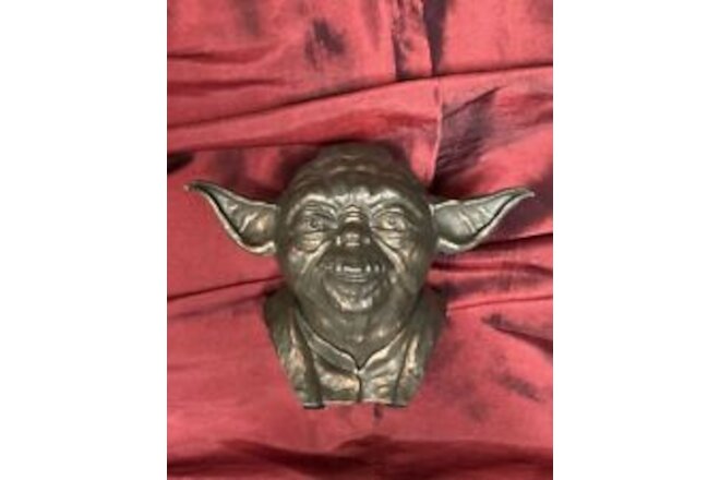 Disney Parks Star Wars Galaxy’s Edge Yoda Mini Bust