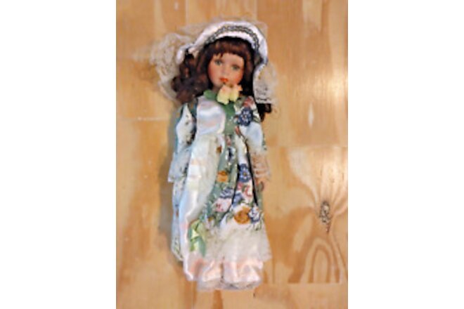 Cathay Collection Doll "LINDA" /Porcelain - includes box! FAST SHIPPING!