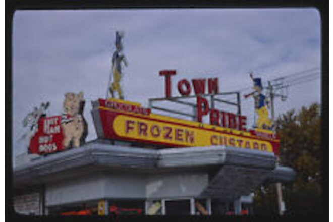 Town Pride Drive-In Restaurant,Teutonia at Villard Avenue,Milwaukee,Wisconsin 1