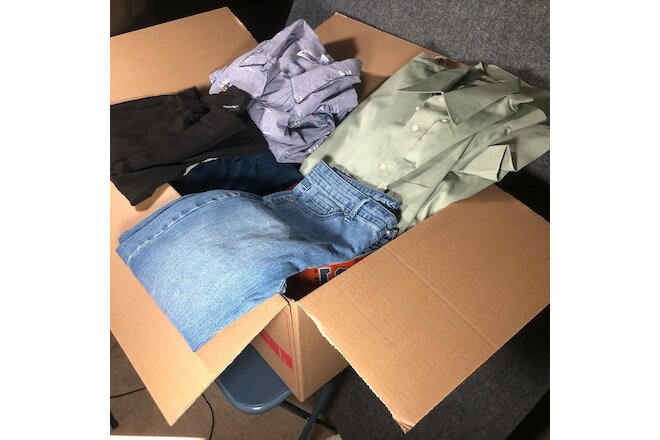 Wholesale Lot of 50 Mix Mens Clothing, Shirts Shorts Jeans Sweaters (Pre-Owned)