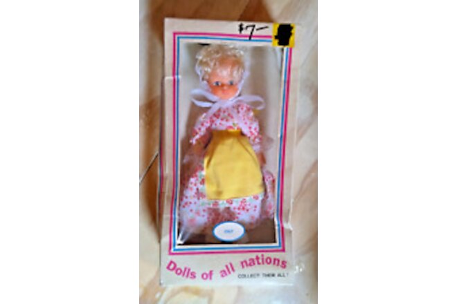 Dolls Of All Nations Italy #1052 in Box! VINTAGE! Hills Dept. Store Stock