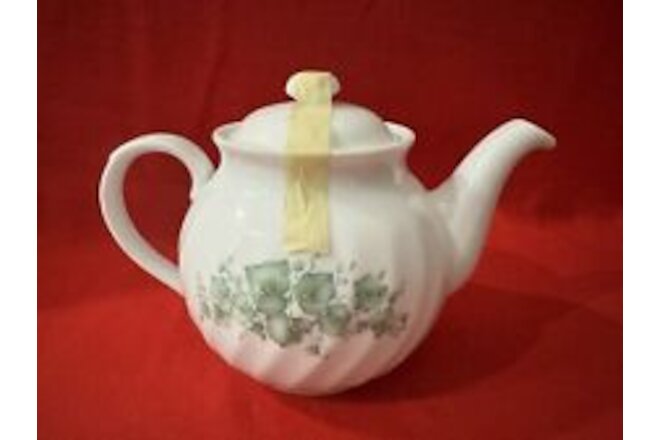 Corelle Callaway Green Ivy Teapot 5-Cup Stoneware White Swirl, USA, A1790