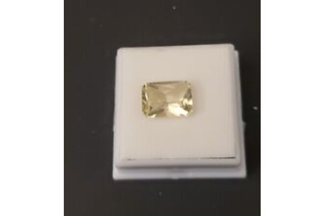 New In Box  Yellow Labradorite Gemstone 5.0Ct  14x10mm Emerald Cut