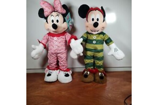 Disney Mickey And Minnie Christmas Greeters