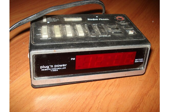 Radio Shack plug 'n power Remote Controller Alarm Clock #61-2670 + 3 Modules