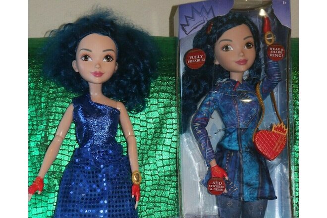 Evie Disney Descendants  28" Doll  one doll in the box plus dress for doll