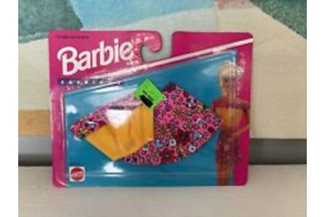Mattel 1995 Barbie Fashions Mattel 68000-92 Striped Top & Matching Skirt on Card