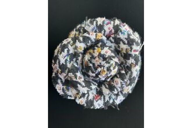 Angelilli Flower Pin Brooch Black and White Multicolor