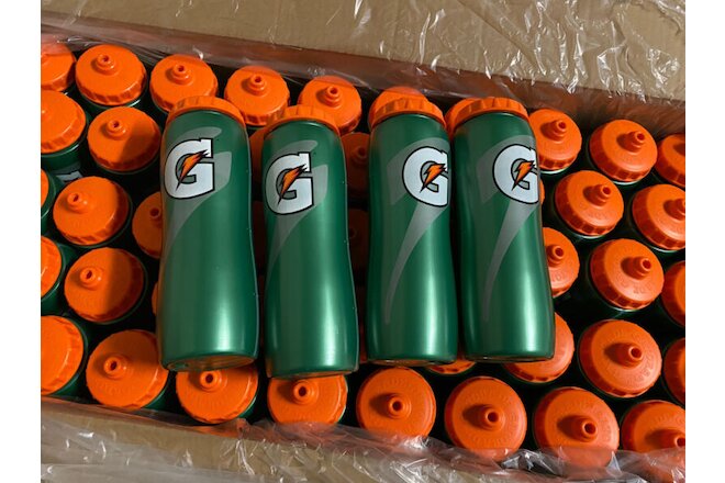 Lot of 4 NEW GATORADE 32 oz. Contour Squeeze Squirt Water Bottle 32OZ BPA Free