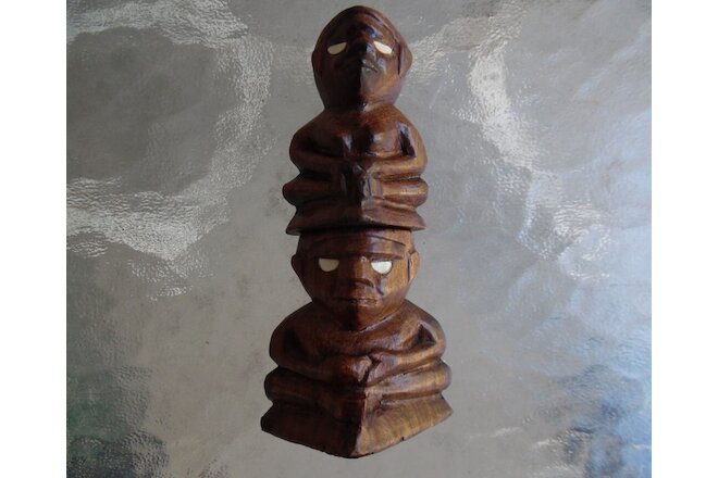 VINTAGE MICRONESIA CARVED WOOD MALE FEMALE PAIR PALAU ULITHI ATOLLS CAROLINE ISL