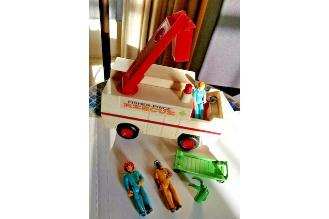Fisher-Price Vintage 1975 Adventure People Rescue Truck #303 - Complete but...