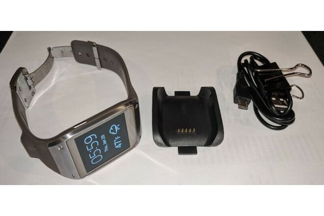 SAMSUNG GALAXY GEAR 41mm STAINLESS STEEL SM-V700 SMART WATCH CHARGING CRADLE