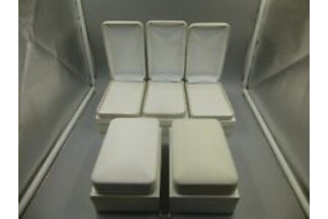 LOT OF 5 NEW LARGE FLIP TOP WHITE JEWELRY DISPLAY CASES / BOXES FOR NECKLACES