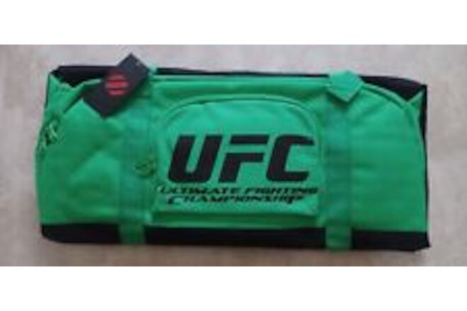 UFC Official 2010 Ultimate Fighting / MMA / Duffel Bag / Zuffa / Green / **NWT**