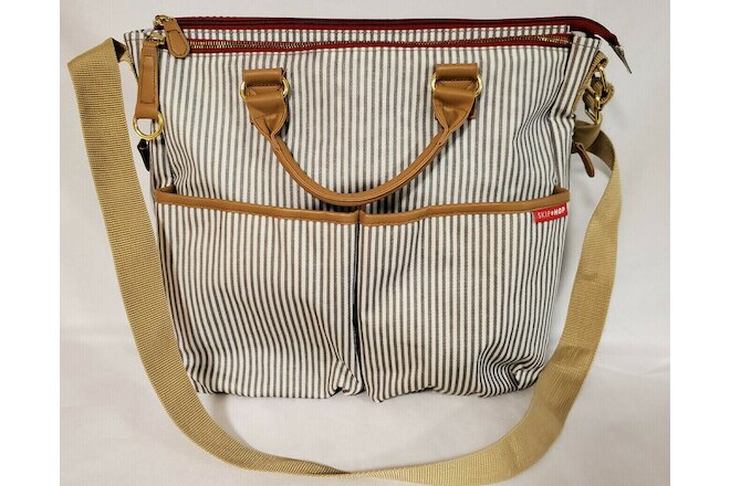 Skip Hop Duo Special Ed. diaper bag & Changing Pad White & Gray French Stripes