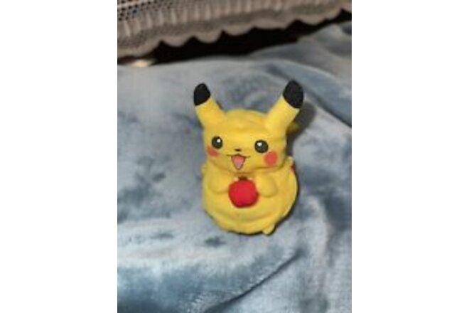 Tomy Reversible Zipper Soft Pokeball Plush 2.5" Stuff Toy Doll  Pokemon Pikachu
