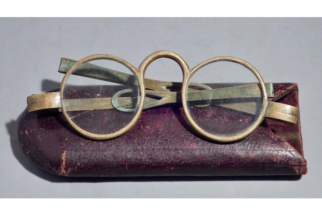Antique Late 1700's Brass Spectacle w/ Period Protective Case