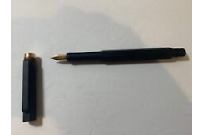 Rotring 600 Black Fountain Pen With Gold Accents Med. Nib,Germany NEW Not In Box